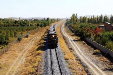 توسعه تجارت و صادرات آذربایجان با تکمیل خط ریلی تا مرز ترکیه