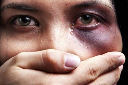 در مورد منع خشونت علیه زنان خلاء قانونی داریم