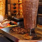 جنگ بر سر انحصار «کباب ترکی»، محبوب‌ترین غذای خیابانی در اروپا